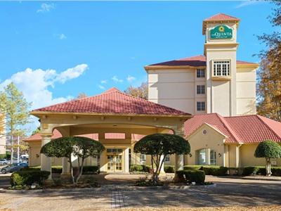 Hotel La Quinta By Wyndham Primacy Parkway 3*