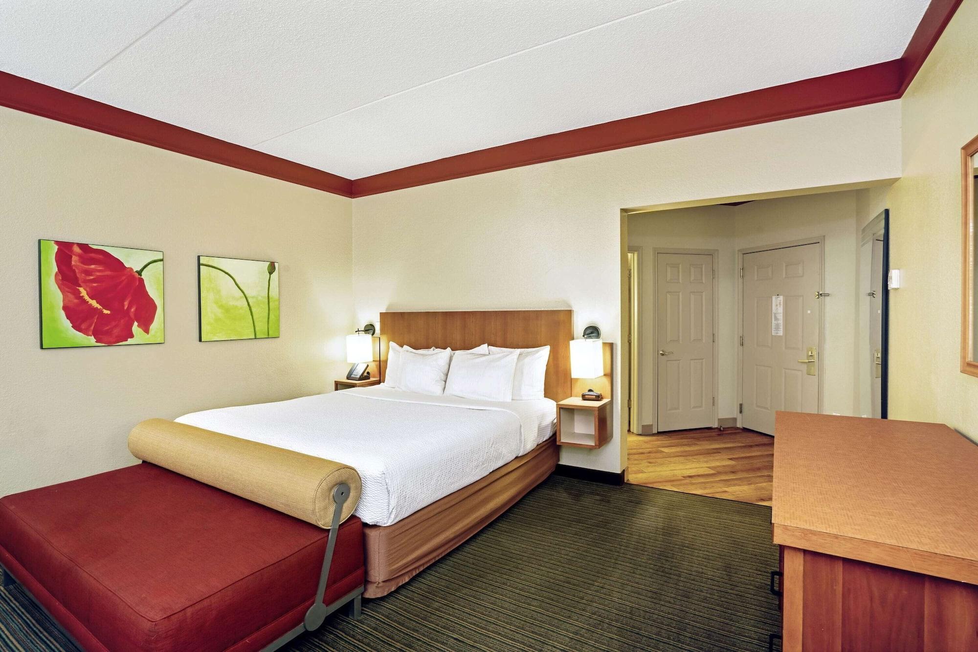 La Quinta By Wyndham Primacy Parkway 3*
