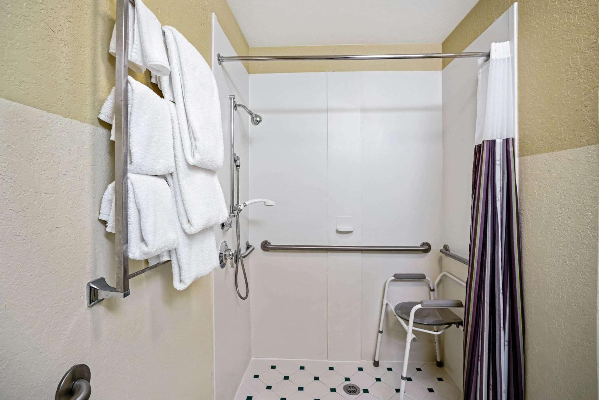 Hotel La Quinta By Wyndham Primacy Parkway Memphis