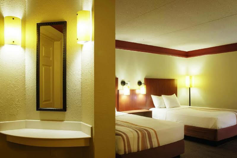 La Quinta By Wyndham Primacy Parkway